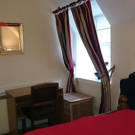 Royal Mile Budget Apartments 에든버러 객실 사진