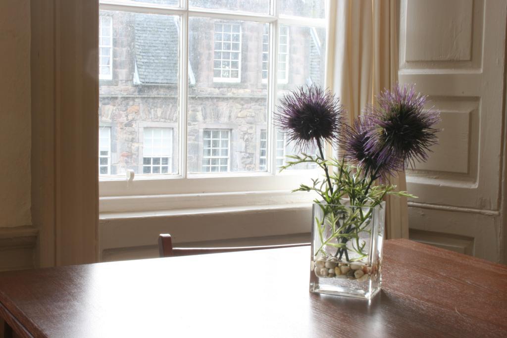 Royal Mile Budget Apartments 에든버러 객실 사진